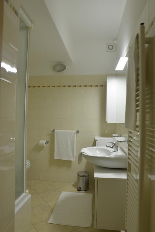 Appartement Residenza Cece' à Lecco Chambre photo